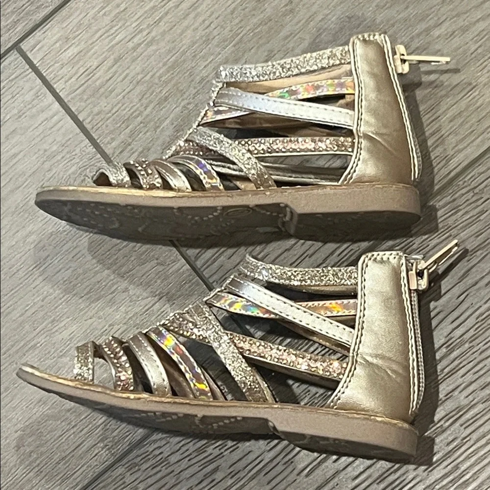 Olive & Edie Gladiator Style Shoes Girl’s Size 8 Strappy, Zipper, Gold, Sparkly